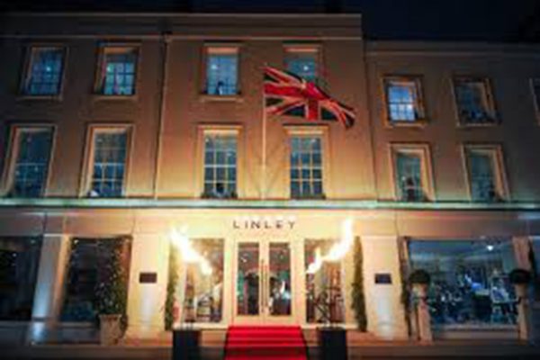 David Linley, interior designer of luxury desks: lux deco Pimlico boutique.
